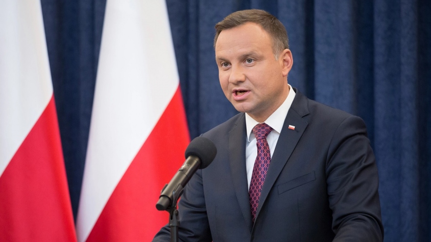 Tổng thống Ba Lan: Vụ tên lửa rơi có thể là tai nạn của phòng không Ukraine